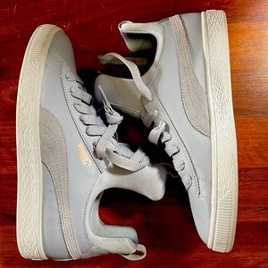 Women’s puma tennis shoes 💗